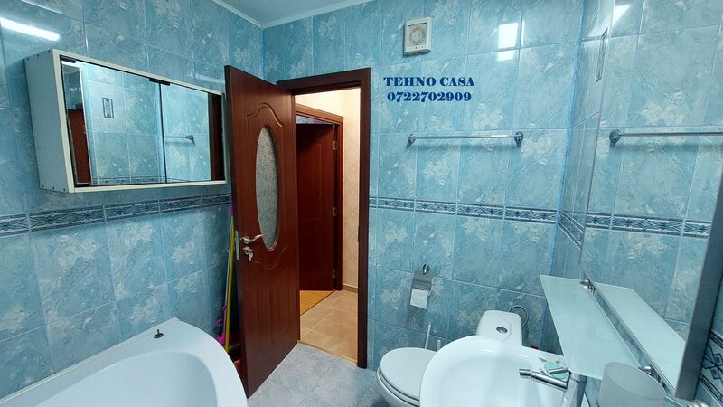 13 Seprembrie, Panduri, metrou Academia Militara la 800m