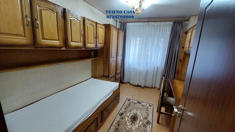 13 Seprembrie, Panduri, metrou Academia Militara la 800m