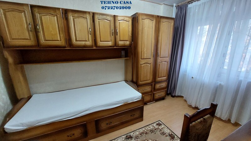 13 Seprembrie, Panduri, metrou Academia Militara la 800m